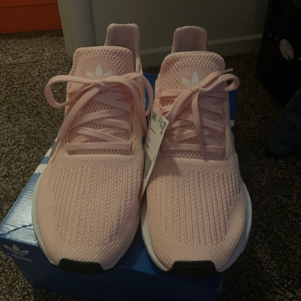 Adidas Swift Run